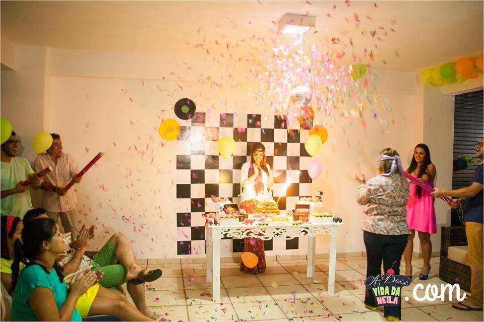 Decoração de festa temática anos 70