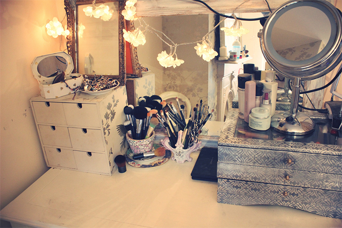 Dicas para decorar e organizar a penteadeira